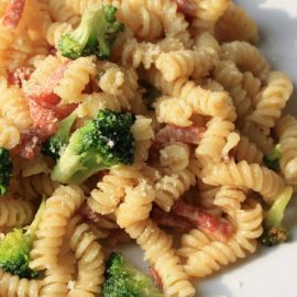 2016-11-10_5824f95f0f433_pasta-broccoli-e-speck